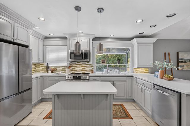 7704 Oak Leaf Ave, Fair Oaks, CA 95628