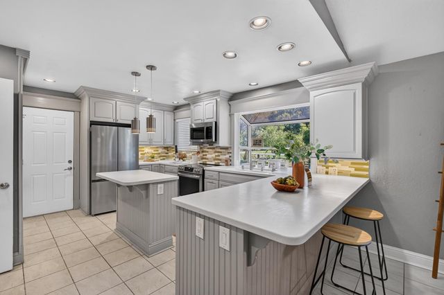 7704 Oak Leaf Ave, Fair Oaks, CA 95628