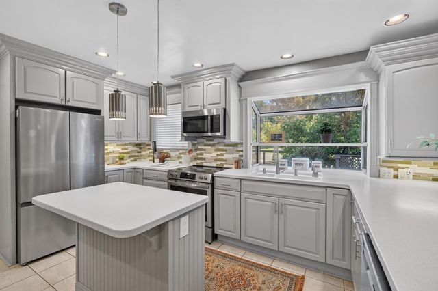 7704 Oak Leaf Ave, Fair Oaks, CA 95628