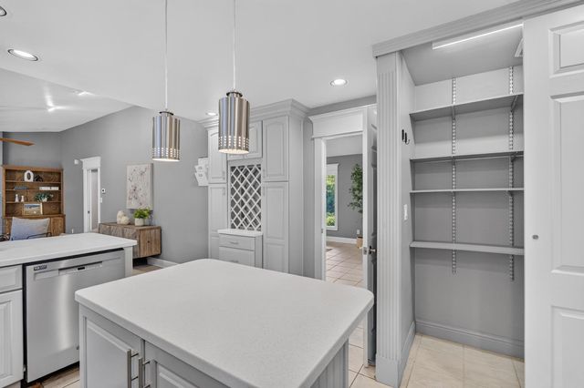 7704 Oak Leaf Ave, Fair Oaks, CA 95628