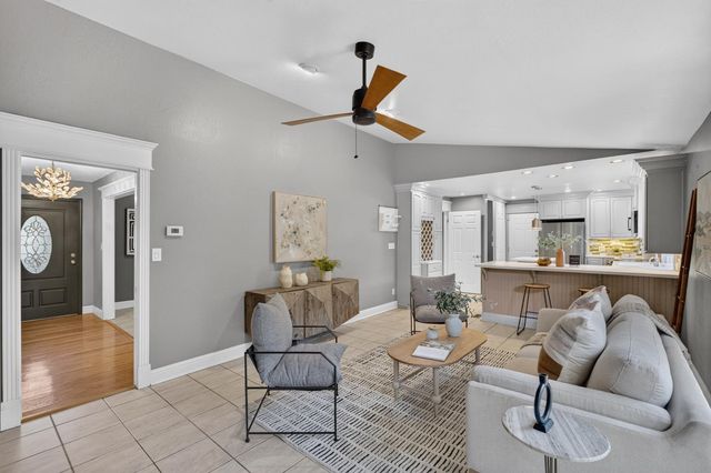 7704 Oak Leaf Ave, Fair Oaks, CA 95628