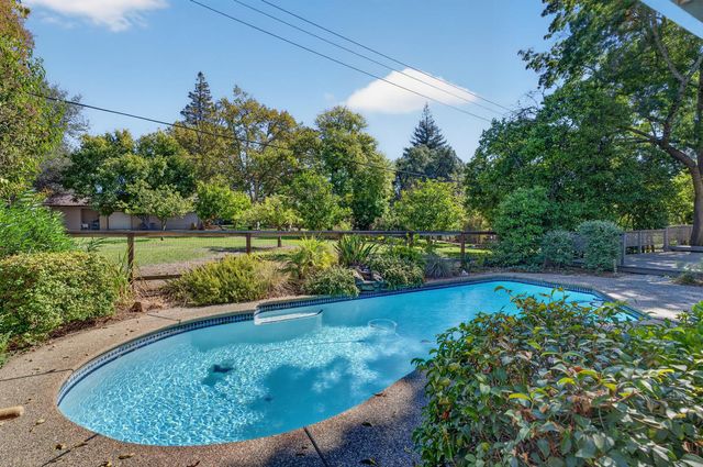 7704 Oak Leaf Ave, Fair Oaks, CA 95628