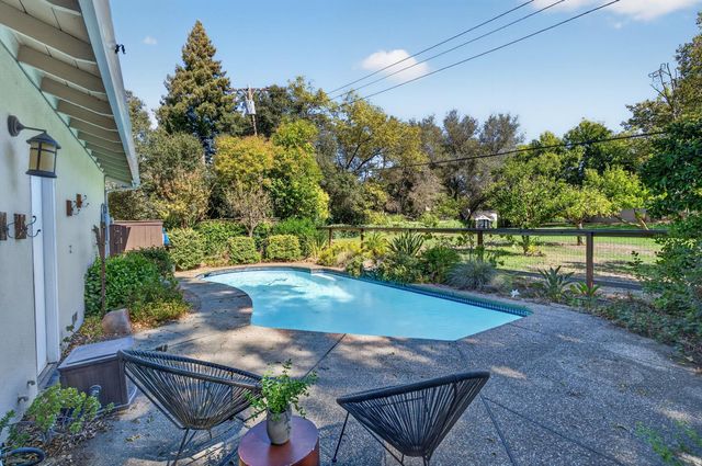 7704 Oak Leaf Ave, Fair Oaks, CA 95628