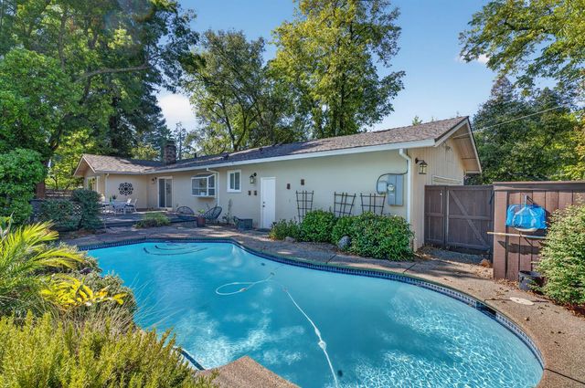 7704 Oak Leaf Ave, Fair Oaks, CA 95628