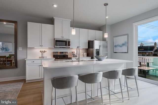 5 OASIS AVE, Ranson, WV 25438