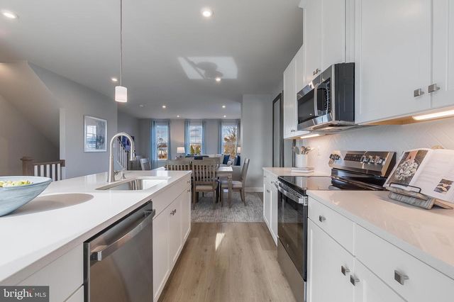 5 OASIS AVE, Ranson, WV 25438