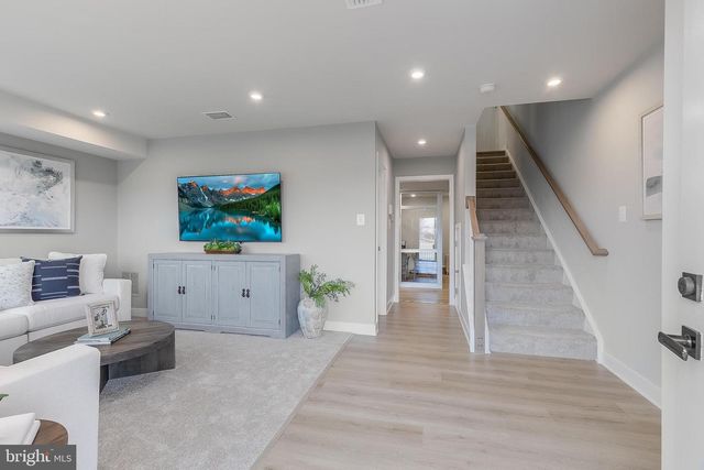 5 OASIS AVE, Ranson, WV 25438