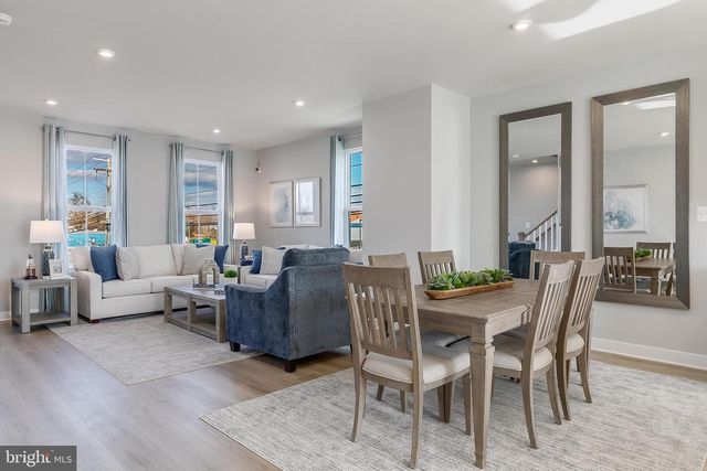 5 OASIS AVE, Ranson, WV 25438