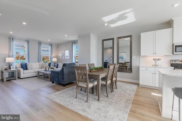 5 OASIS AVE, Ranson, WV 25438