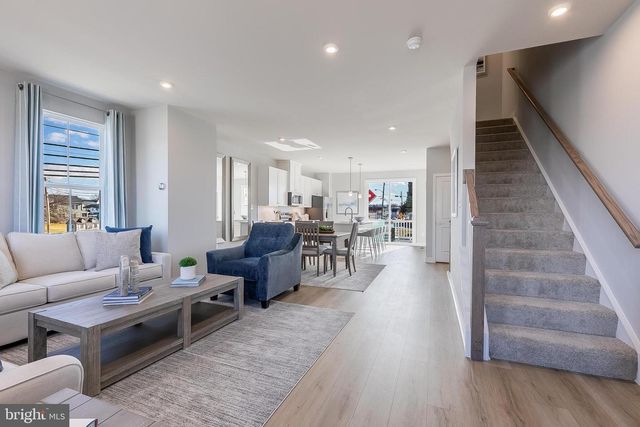 5 OASIS AVE, Ranson, WV 25438