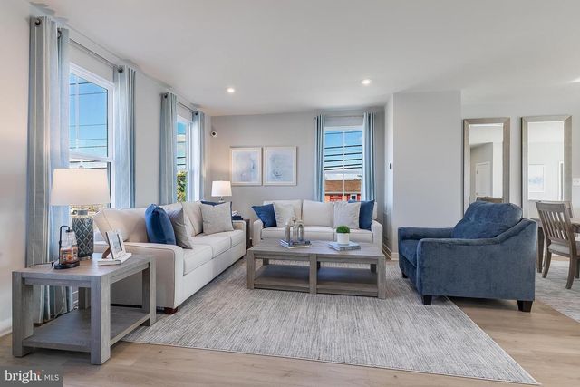 5 OASIS AVE, Ranson, WV 25438