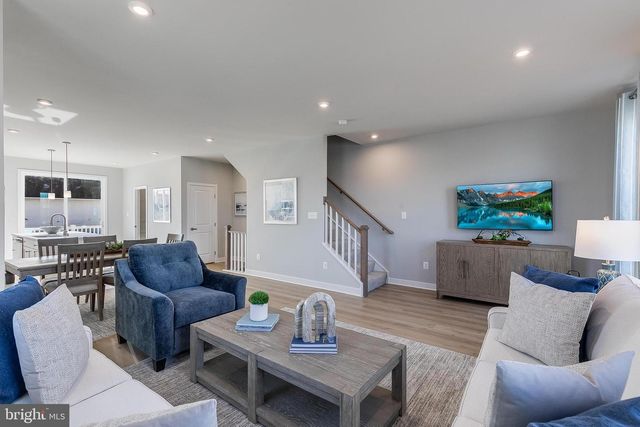 5 OASIS AVE, Ranson, WV 25438