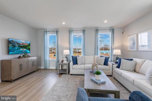 5 OASIS AVE, Ranson, WV 25438