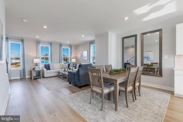 5 OASIS AVE, Ranson, WV 25438