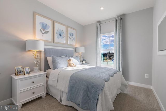 5 OASIS AVE, Ranson, WV 25438