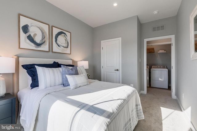 5 OASIS AVE, Ranson, WV 25438