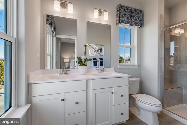 5 OASIS AVE, Ranson, WV 25438