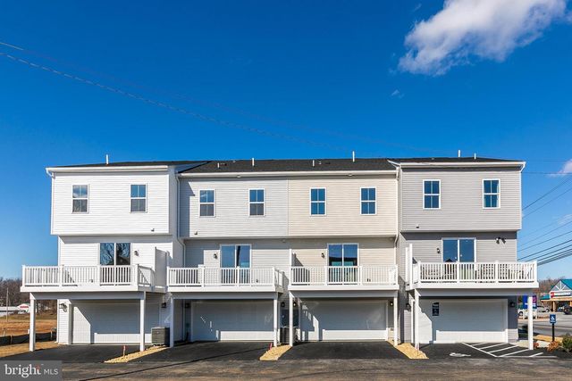 5 OASIS AVE, Ranson, WV 25438