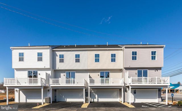 5 OASIS AVE, Ranson, WV 25438