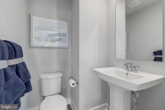 5 OASIS AVE, Ranson, WV 25438