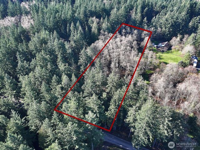 6880 Holst Road, Clinton, WA 98236