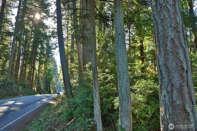 6880 Holst Road, Clinton, WA 98236
