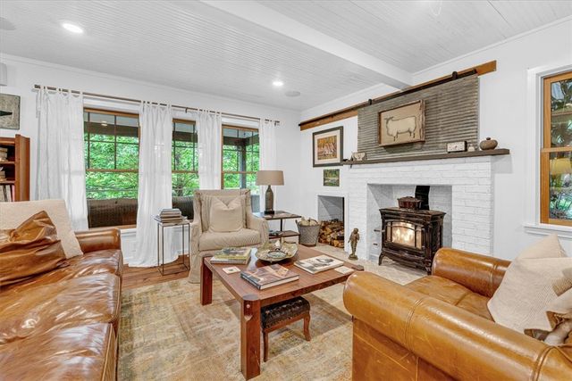 11362 S Whitehouse Road, Fayetteville, AR 72701