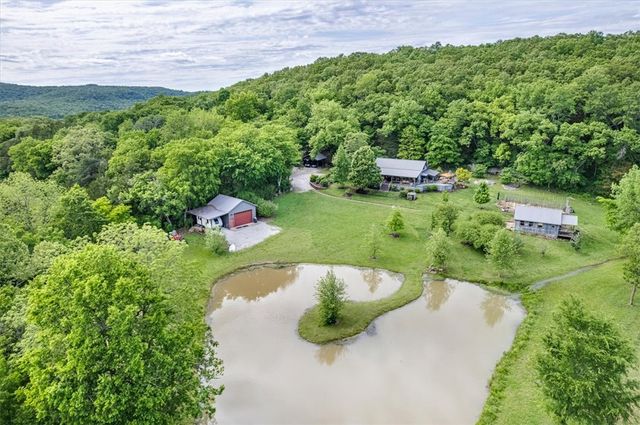11362 S Whitehouse Road, Fayetteville, AR 72701