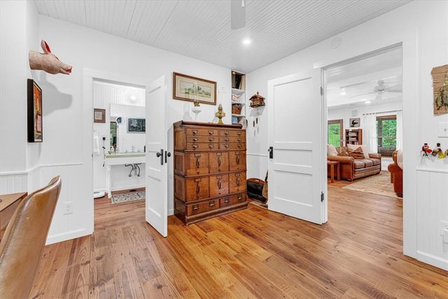 11362 S Whitehouse Road, Fayetteville, AR 72701