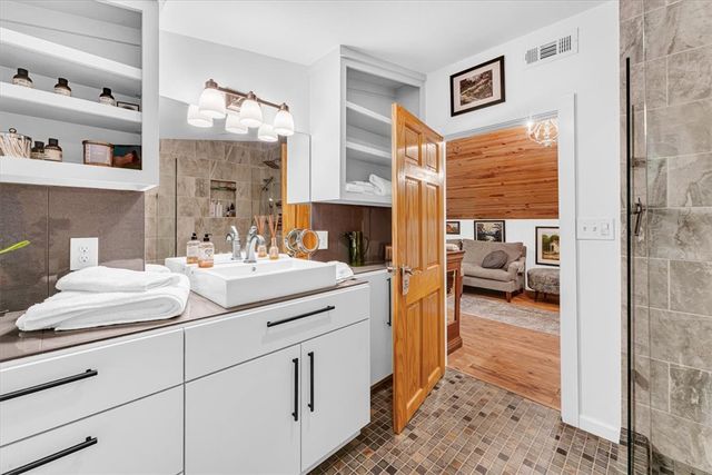 11362 S Whitehouse Road, Fayetteville, AR 72701