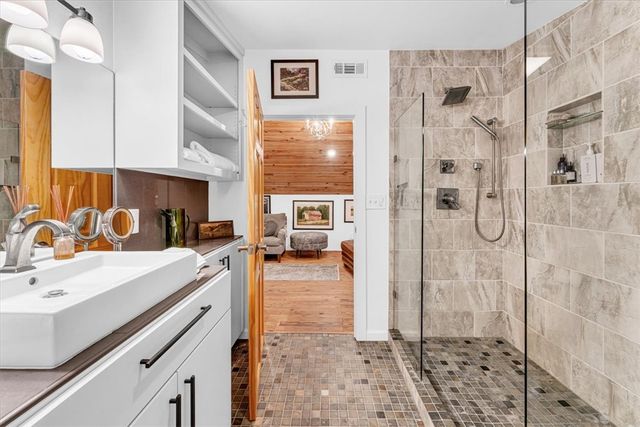 11362 S Whitehouse Road, Fayetteville, AR 72701