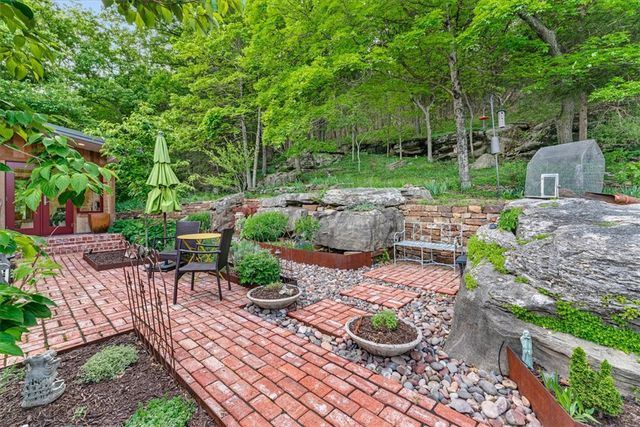 11362 S Whitehouse Road, Fayetteville, AR 72701