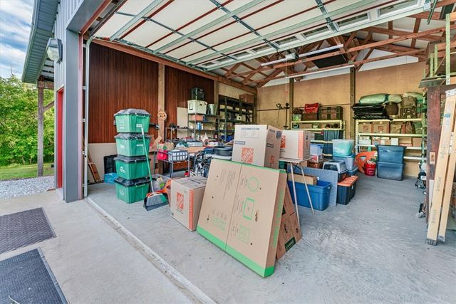 11362 S Whitehouse Road, Fayetteville, AR 72701
