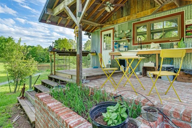 11362 S Whitehouse Road, Fayetteville, AR 72701