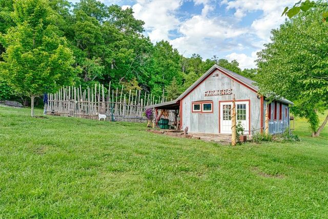 11362 S Whitehouse Road, Fayetteville, AR 72701