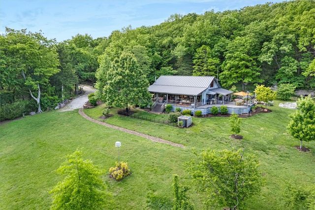 11362 S Whitehouse Road, Fayetteville, AR 72701