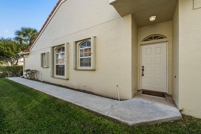 15305 Ixora Road, Delray Beach, FL 33484