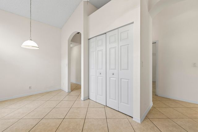 15305 Ixora Road, Delray Beach, FL 33484