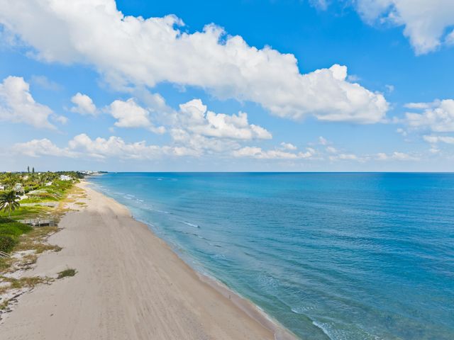 15305 Ixora Road, Delray Beach, FL 33484