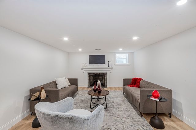 78 Windemere Circle, Braintree, MA 02184