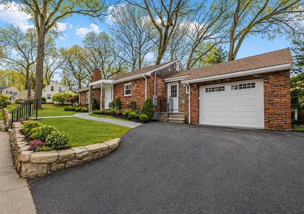 78 Windemere Circle, Braintree, MA 02184