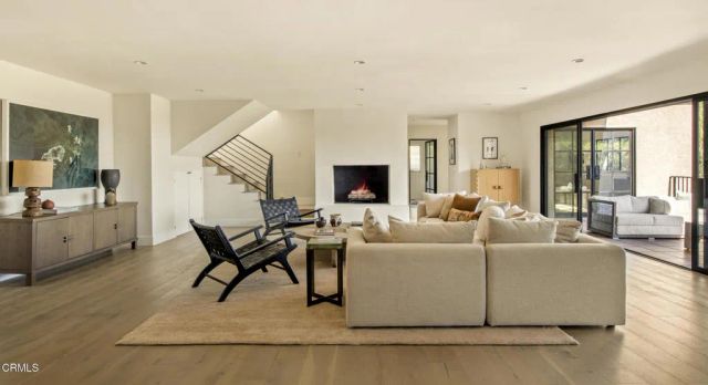 2994 Durand Drive, Los Angeles, CA 90068