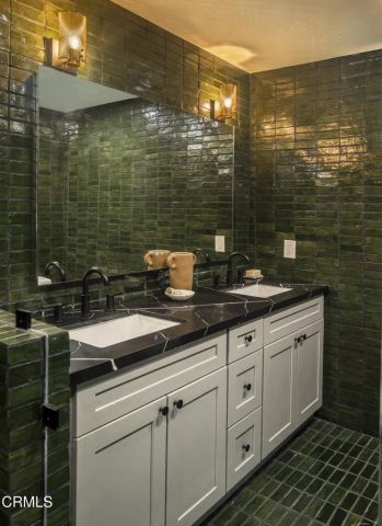 2994 Durand Drive, Los Angeles, CA 90068