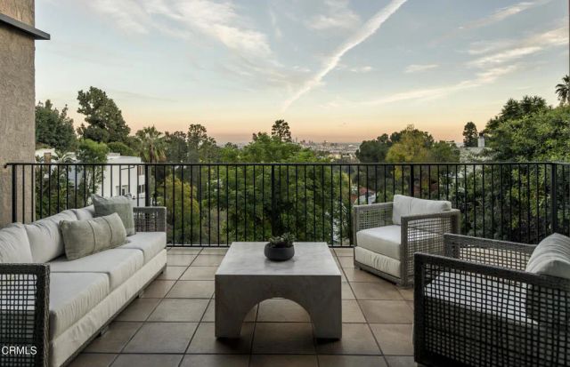 2994 Durand Drive, Los Angeles, CA 90068