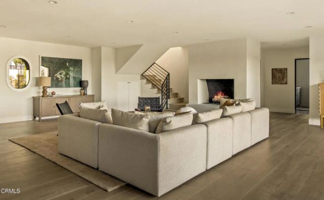 2994 Durand Drive, Los Angeles, CA 90068