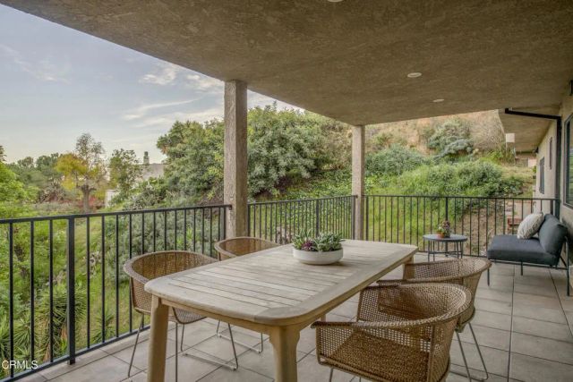 2994 Durand Drive, Los Angeles, CA 90068