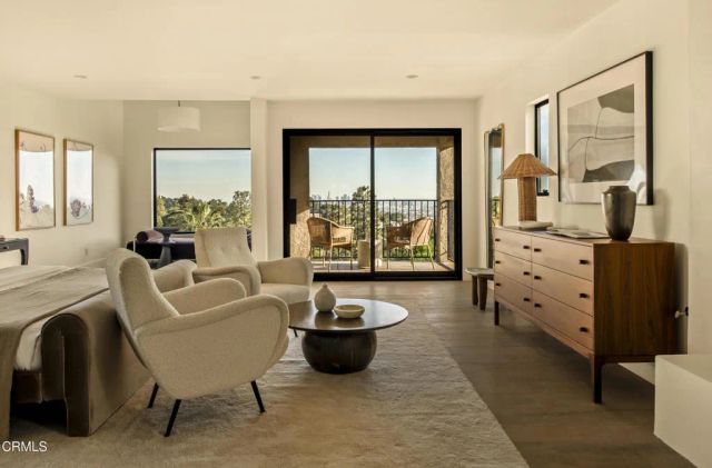 2994 Durand Drive, Los Angeles, CA 90068
