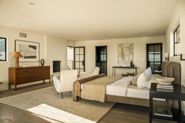 2994 Durand Drive, Los Angeles, CA 90068