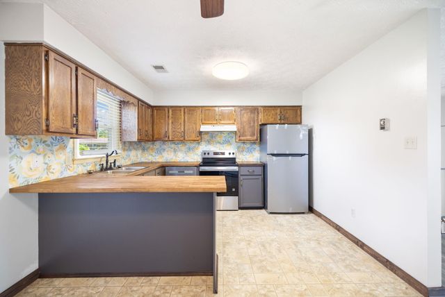 50 Hickory Lane, Berea, KY 40403