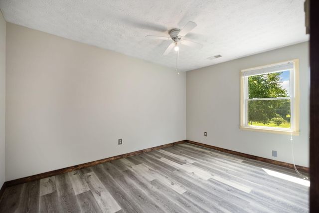 50 Hickory Lane, Berea, KY 40403